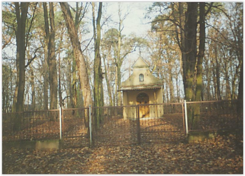 Kaplica na fotografii w karcie ewidencyjnej z 1995 r.